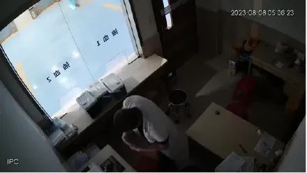 真的不是在拍电视剧？男子伪装+潜伏+销毁证据，竟是为了妻子的......