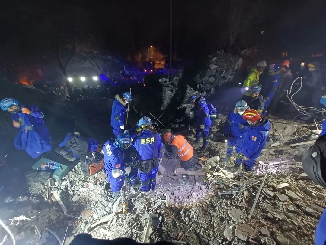 救人真的会“上瘾”！河北52岁大叔10年救援超120人…