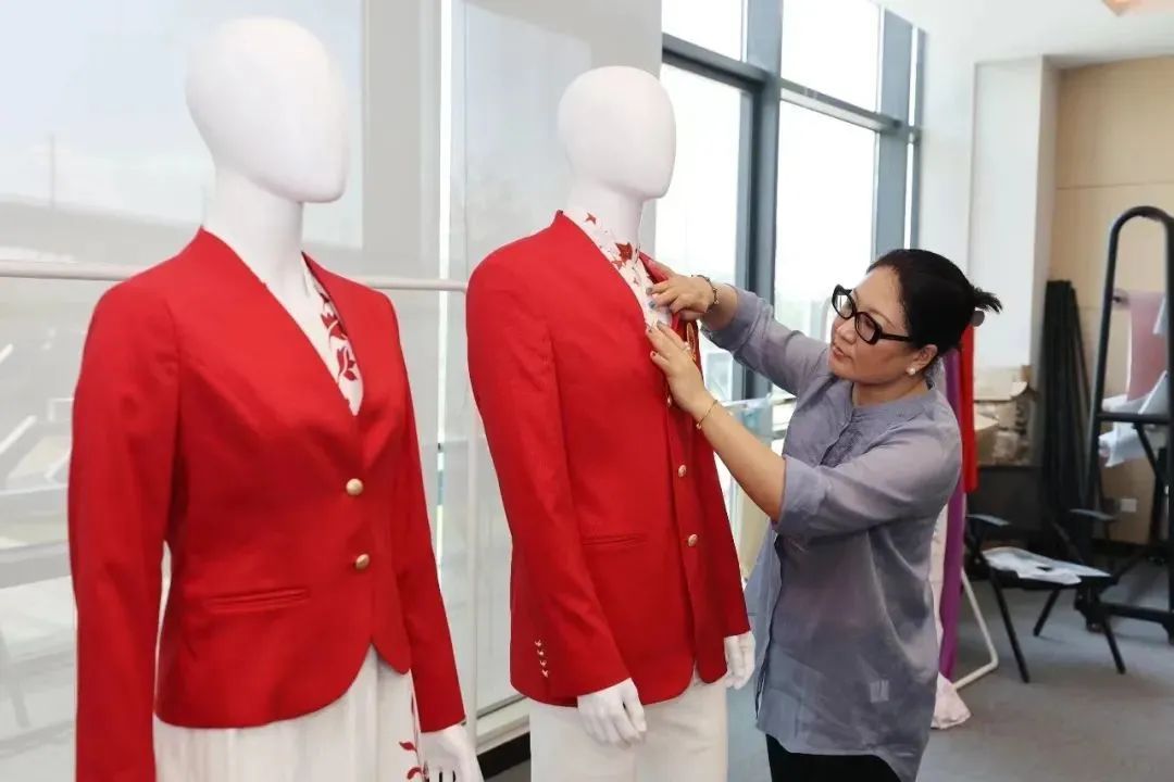 巴黎奥运会｜专访：“衣”脉相承——奥运服装设计中的科学和艺术