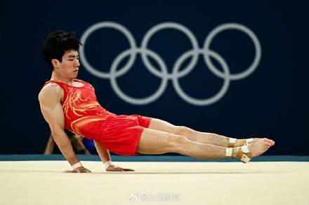 祝贺!中国包揽男子体操全能银牌铜牌! 祝贺!中国包揽男子体操全能银牌铜牌!