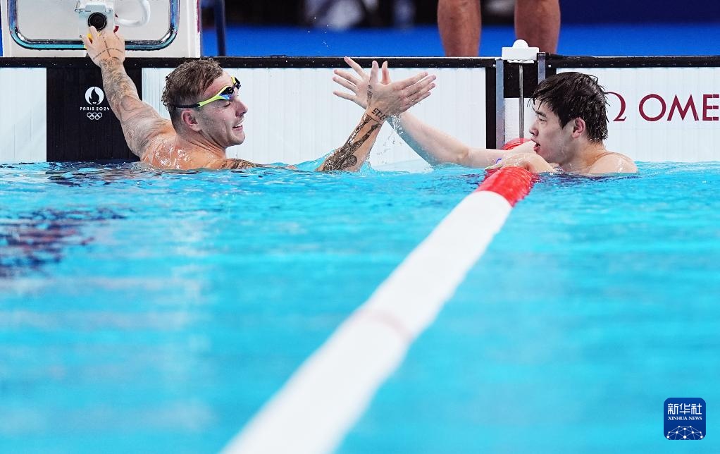 巴黎奥运会丨游泳——男子100米自由泳决赛：中国选手潘展乐夺冠