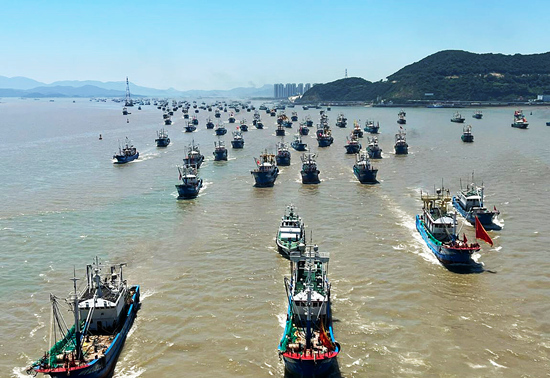 我国东海部分开渔 江浙沪各地近万艘渔船出海捕捞