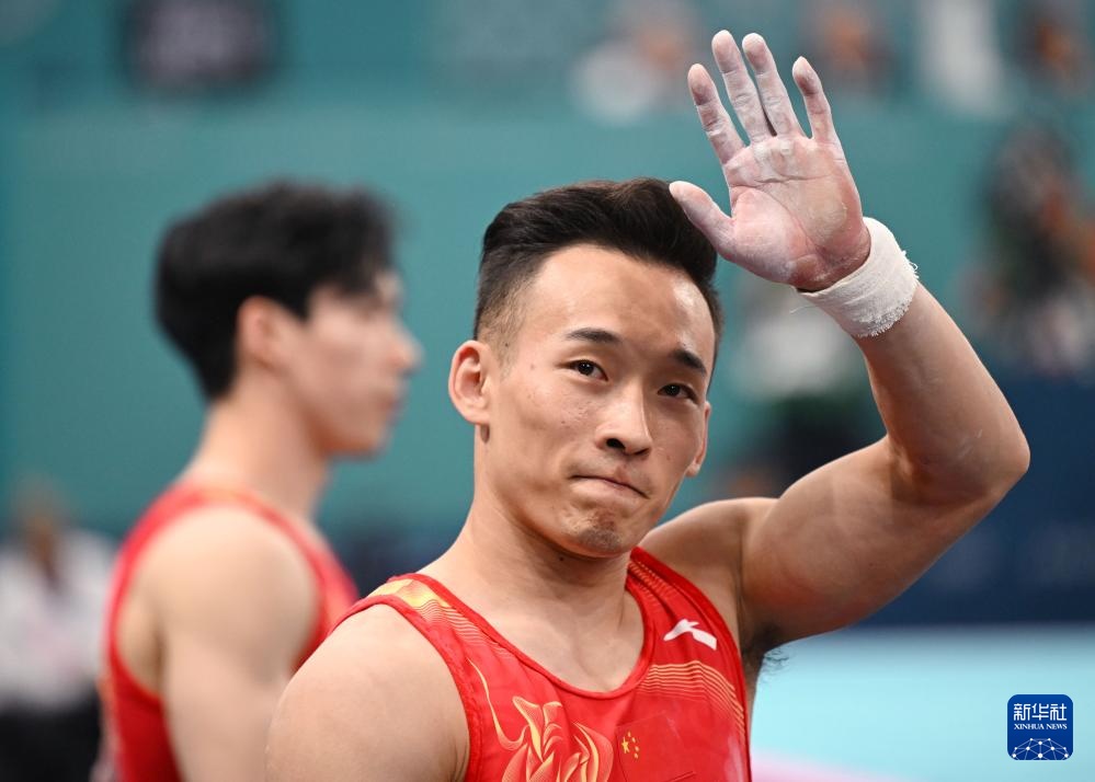 巴黎奥运会丨体操——中国选手张博恒、肖若腾分获男子个人全能亚、季军