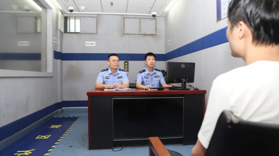 “戏精”王某，被武汉警方抓获