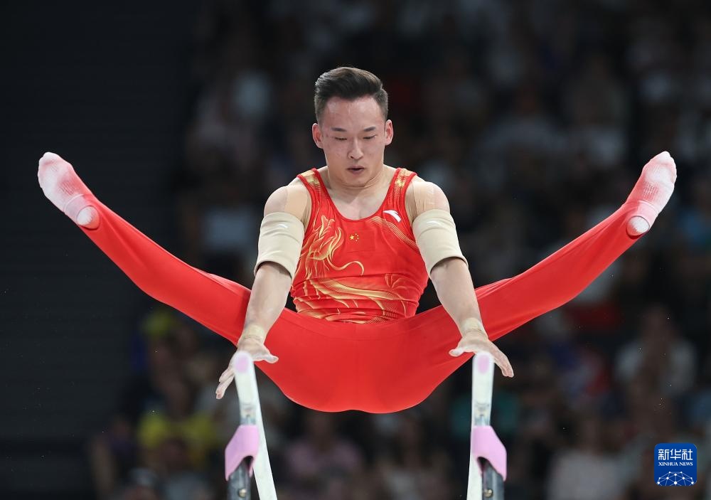 巴黎奥运会丨体操——中国选手张博恒、肖若腾分获男子个人全能亚、季军