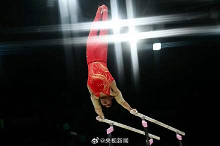 祝贺!中国包揽男子体操全能银牌铜牌! 祝贺!中国包揽男子体操全能银牌铜牌!