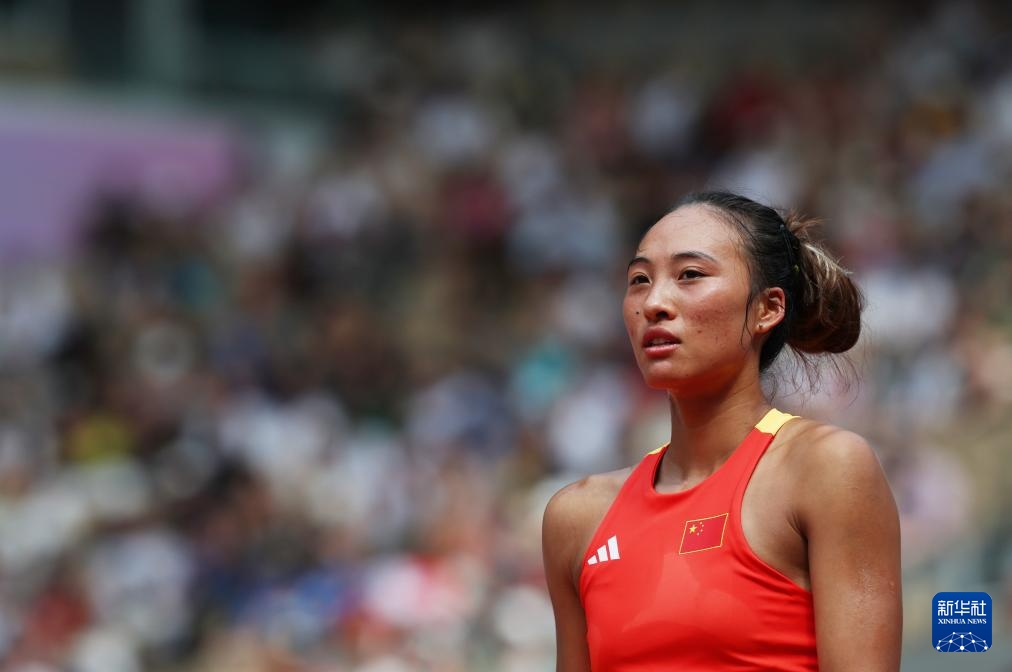 巴黎奥运会丨网球——女单四分之一决赛：郑钦文晋级四强