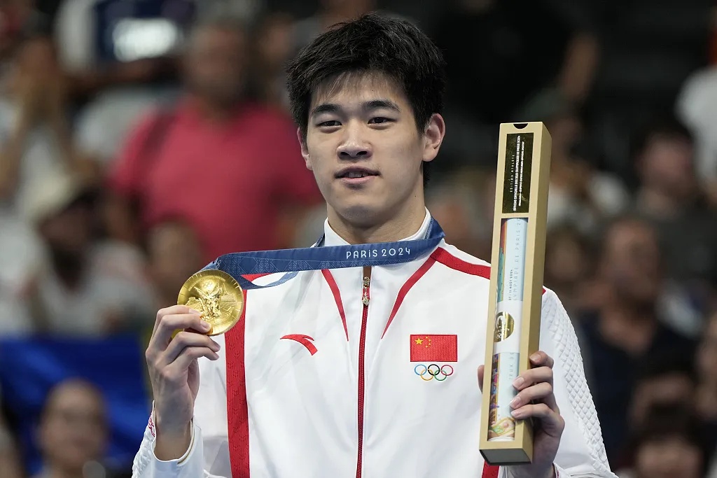 “看不起我们的，今天把他们都拿下了！”第9金！破世界纪录！潘展乐，霸气，帅！