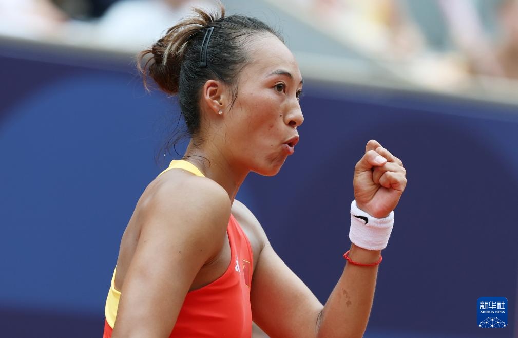 巴黎奥运会丨网球——女单四分之一决赛：郑钦文晋级四强