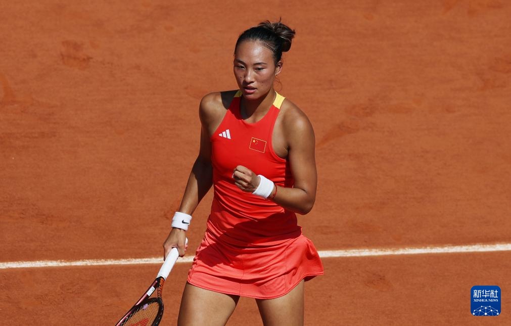 巴黎奥运会丨网球——女单四分之一决赛：郑钦文晋级四强