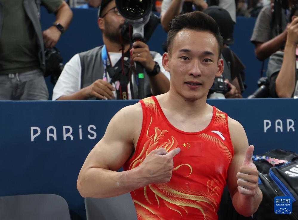巴黎奥运会丨体操——中国选手张博恒、肖若腾分获男子个人全能亚、季军