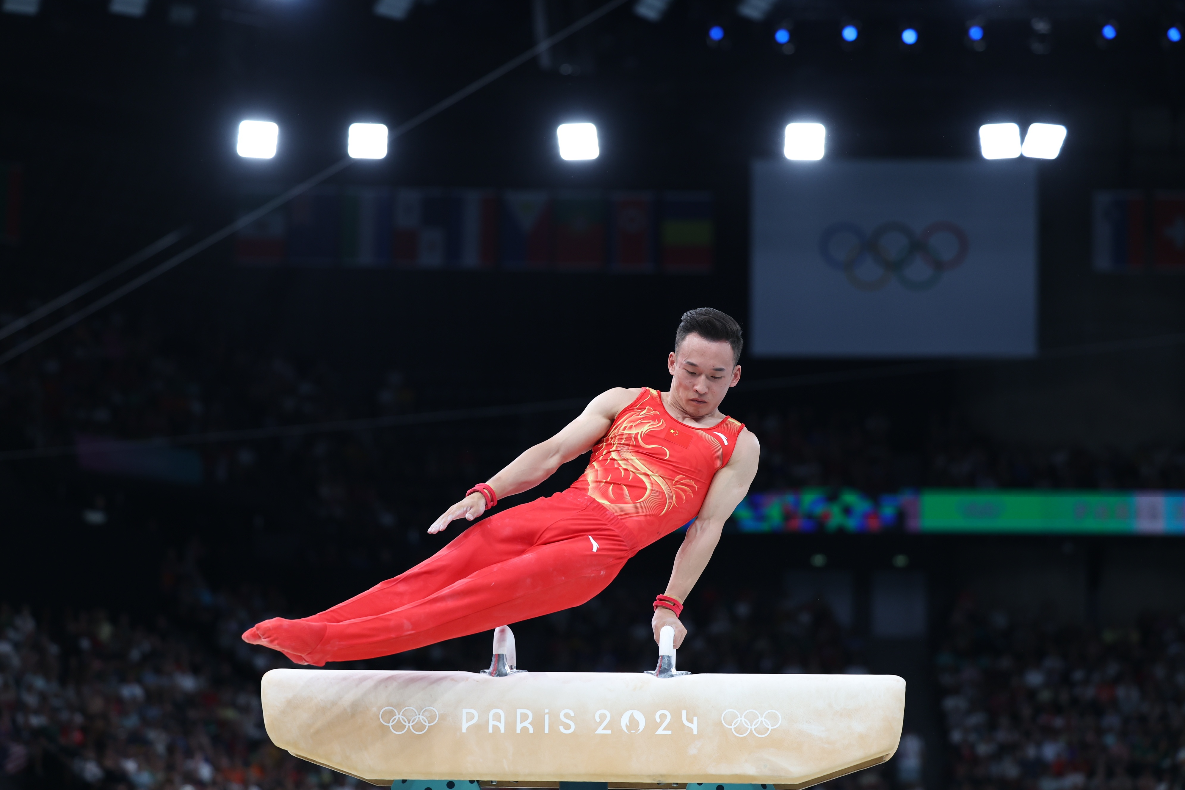 张博恒肖若腾夺得体操男子个人全能亚军、季军