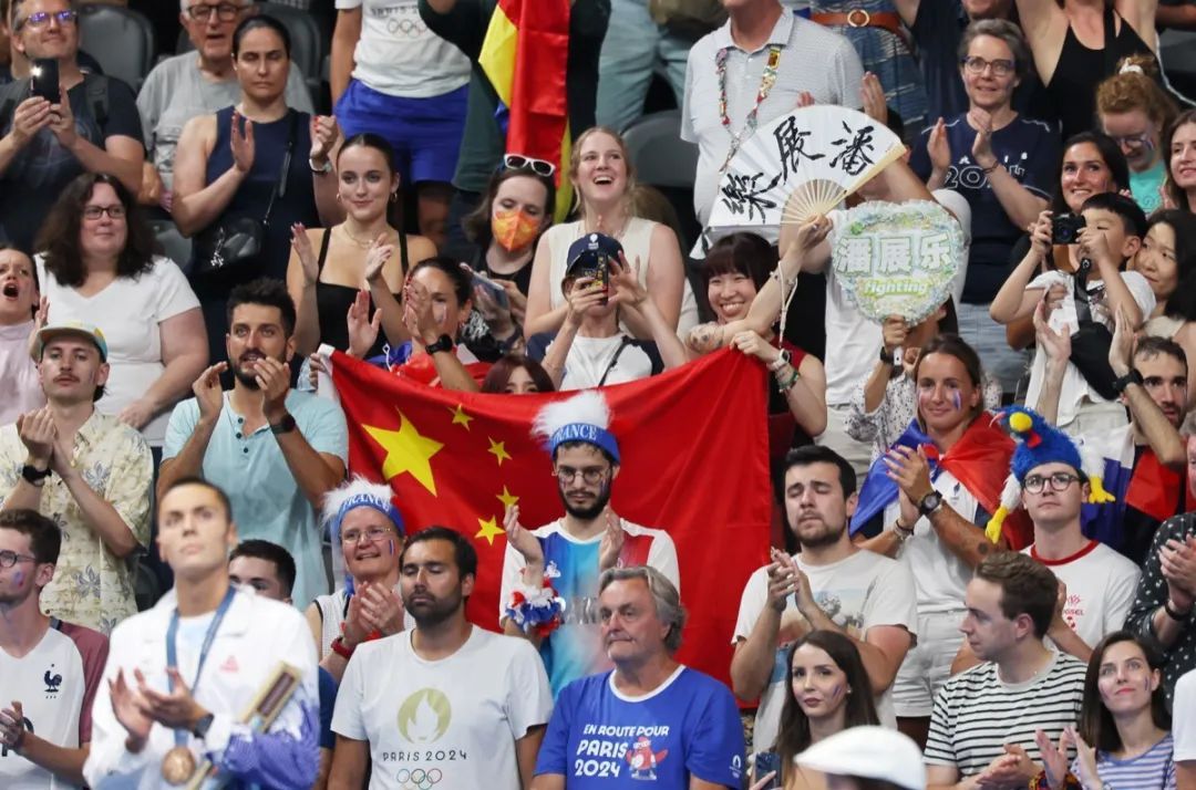 中国游泳首金!潘展乐刷新世界纪录! 中国游泳首金!潘展乐刷新世界纪录!