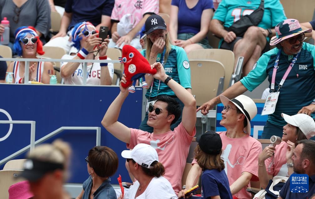 巴黎奥运会丨网球——女单四分之一决赛：郑钦文晋级四强