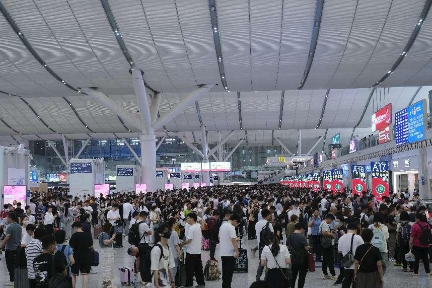深圳铁路旅客到发量超1600万人次