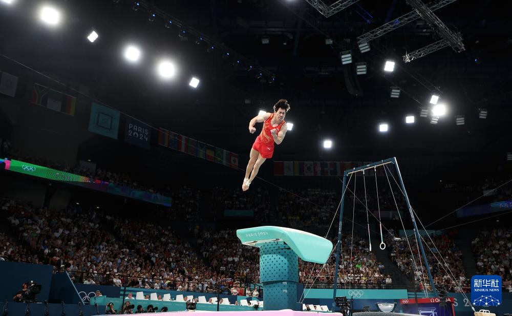 巴黎奥运会丨体操——中国选手张博恒、肖若腾分获男子个人全能亚、季军