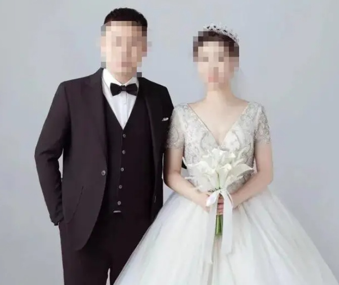 辅警隐瞒精神疾病,49刀杀害新婚妻子,案件最新进展→ 辅警隐瞒精神疾病,49刀杀害新婚妻子,案件最新进展→