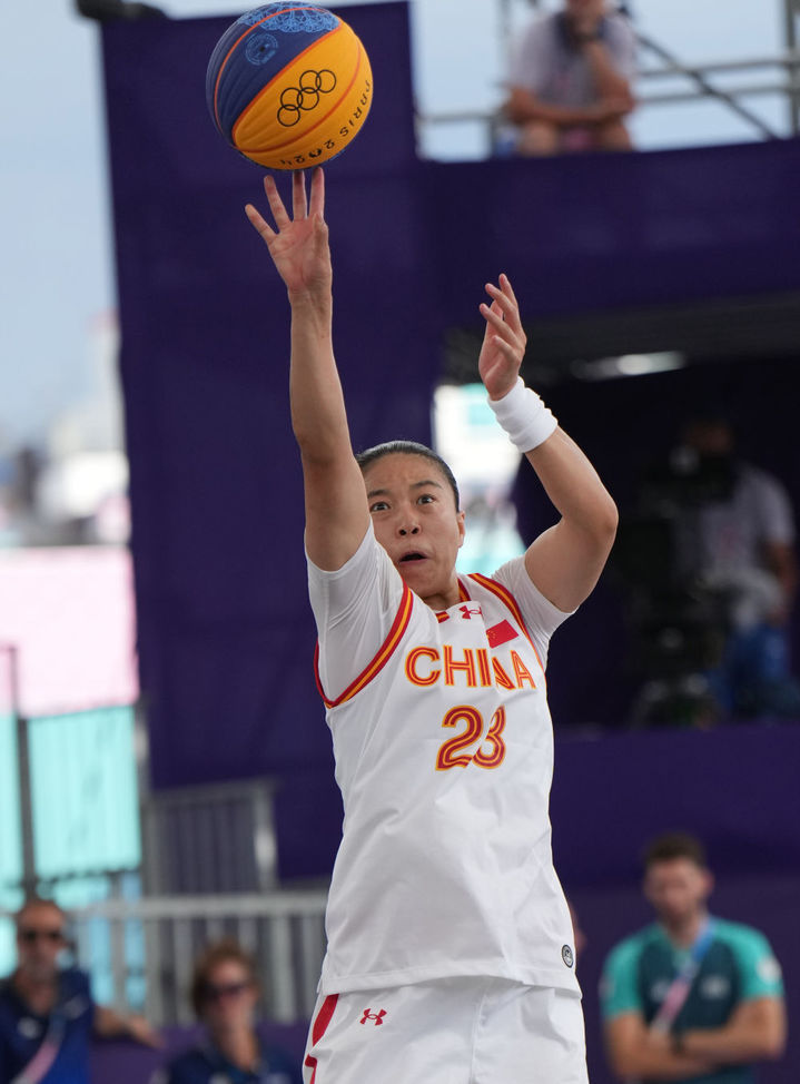 三人篮球综合：中国女队力克西班牙队 中国男队两连败