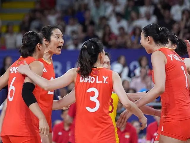 两连胜！中国女排3:0战胜法国女排