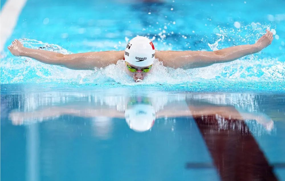 雨霏的铜牌，闪着金光！