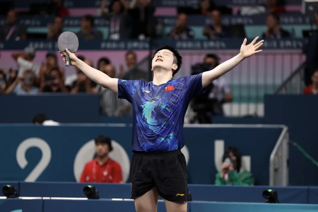 刚刚，微博热搜爆了！大逆转！樊振东，顶住了！