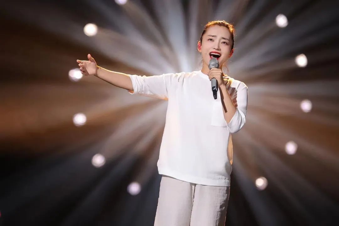 今晚群英集结,点亮希望!《歌手2024》巅峰之夜为爱歌唱 今晚群英集结,点亮希望!《歌手2024》巅峰之夜为爱歌唱