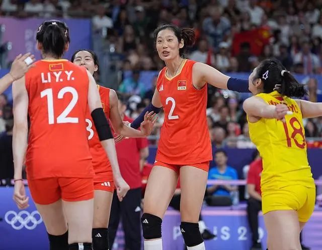 两连胜！中国女排3:0战胜法国女排