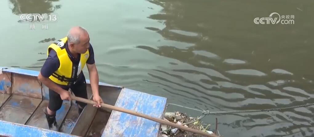 多地遭遇强降雨 关键时刻党员干部奋战在防汛抢险第一线