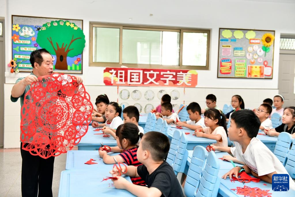 山东任城:“七彩暑托班”托起多彩假期 山东任城:“七彩暑托班”托起多彩假期