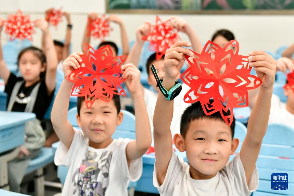 山东任城:“七彩暑托班”托起多彩假期 山东任城:“七彩暑托班”托起多彩假期