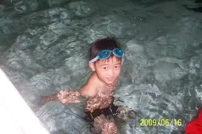 潘展乐夺冠创纪录！启蒙教练眼中的他：是霸气更是底气！