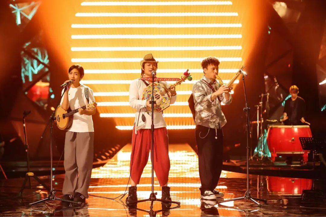 今晚群英集结,点亮希望!《歌手2024》巅峰之夜为爱歌唱 今晚群英集结,点亮希望!《歌手2024》巅峰之夜为爱歌唱