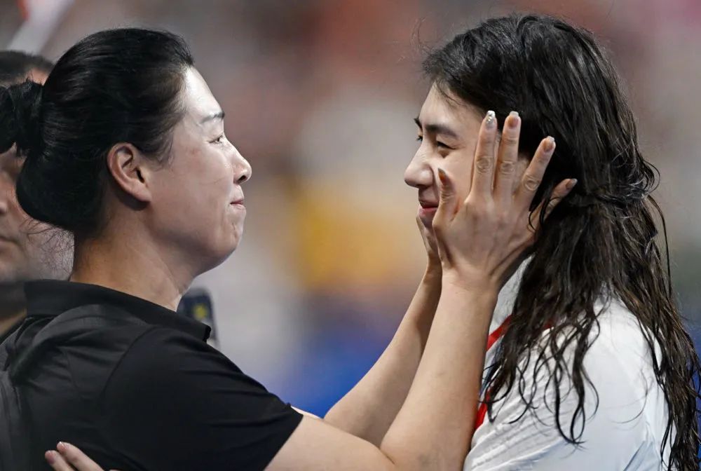 雨霏的铜牌，闪着金光！