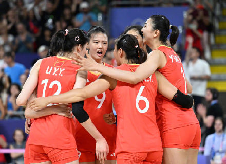 中国女排轻取法国队 锁定八强席位 中国女排轻取法国队 锁定八强席位