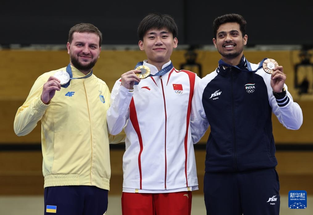 巴黎奥运会 | 射击——男子50米步枪三姿决赛:中国选手刘宇坤夺冠 巴黎奥运会 | 射击——男子50米步枪三姿决赛:中国选手刘宇坤夺冠