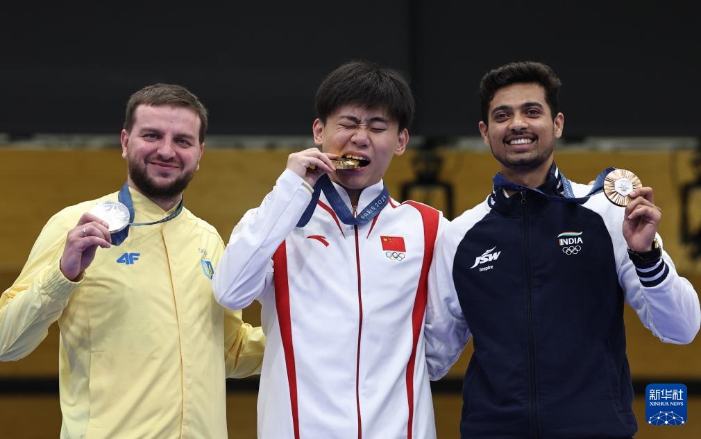 巴黎奥运会 | 射击——男子50米步枪三姿决赛:中国选手刘宇坤夺冠 巴黎奥运会 | 射击——男子50米步枪三姿决赛:中国选手刘宇坤夺冠