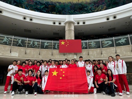 加油!中国摔跤队出征巴黎奥运会 加油!中国摔跤队出征巴黎奥运会