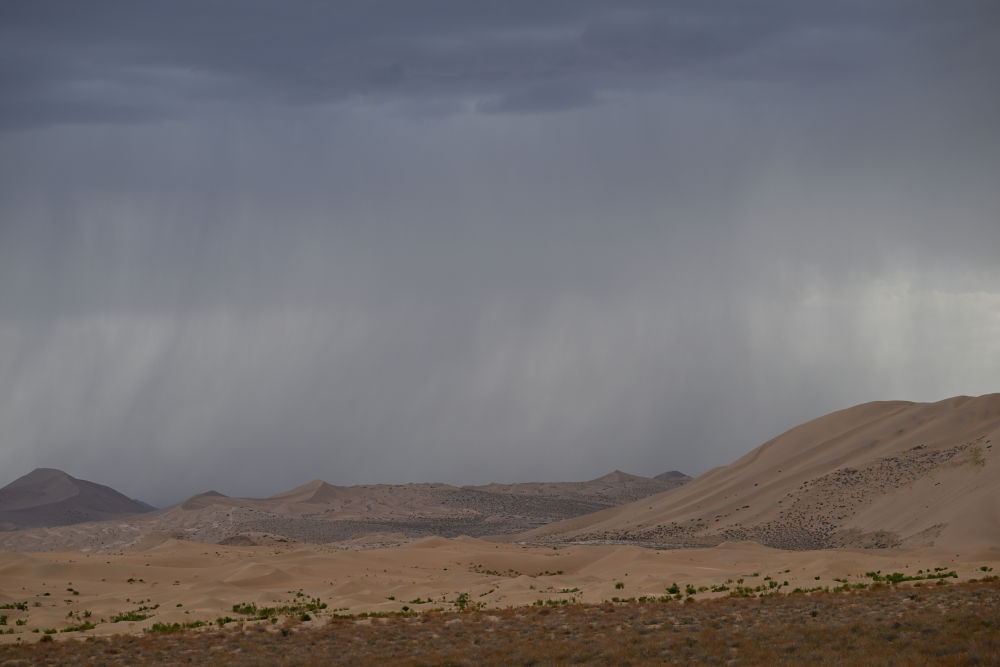 美丽中国｜内蒙古巴丹吉林沙漠：沙海莽莽 &nbsp;群湖争艳
