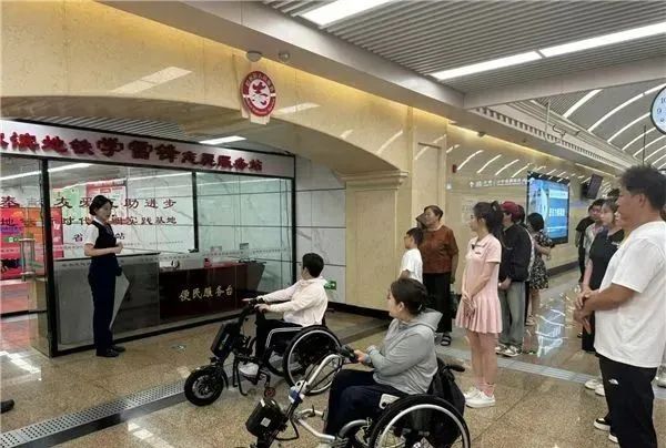 同站同出10分钟内未乘车可免费出站……哈尔滨市民体验地铁便民服务