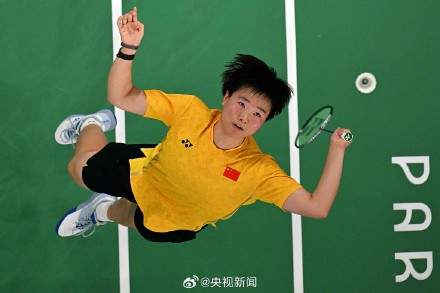 祝贺！何冰娇进半决赛