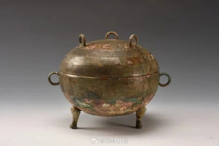 山西洪洞发现春秋时期夫妻异穴合葬墓