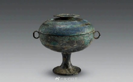 山西洪洞发现春秋时期夫妻异穴合葬墓