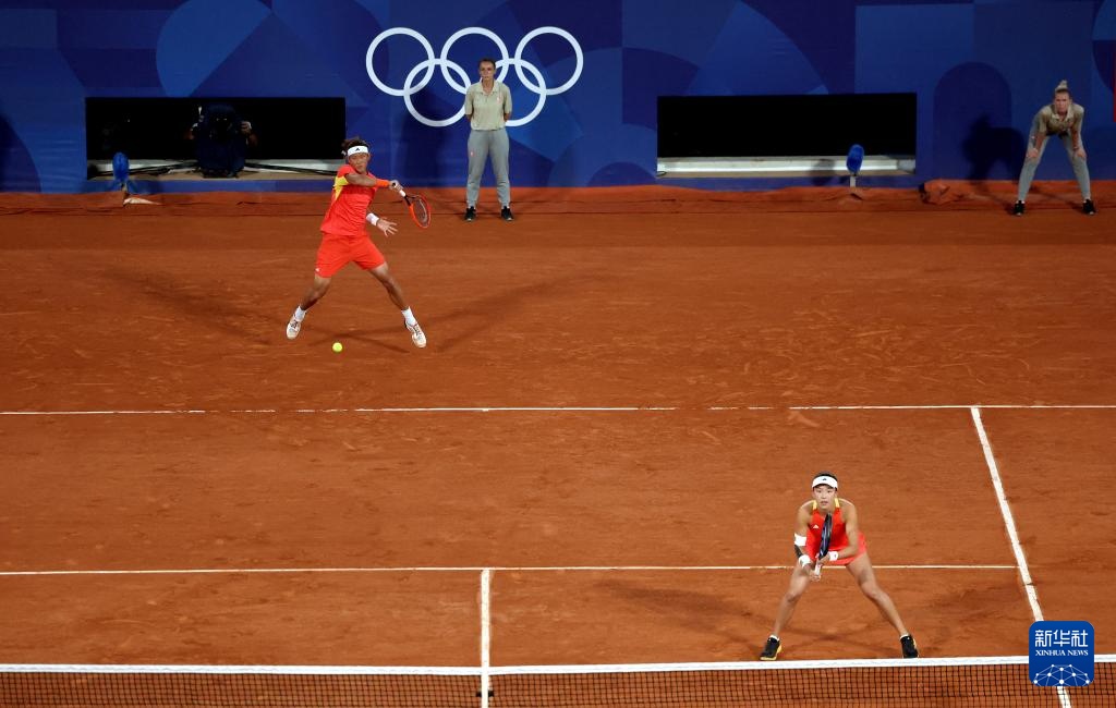 巴黎奥运会丨网球——混双:王欣瑜/张之臻获得银牌 巴黎奥运会丨网球——混双:王欣瑜/张之臻获得银牌