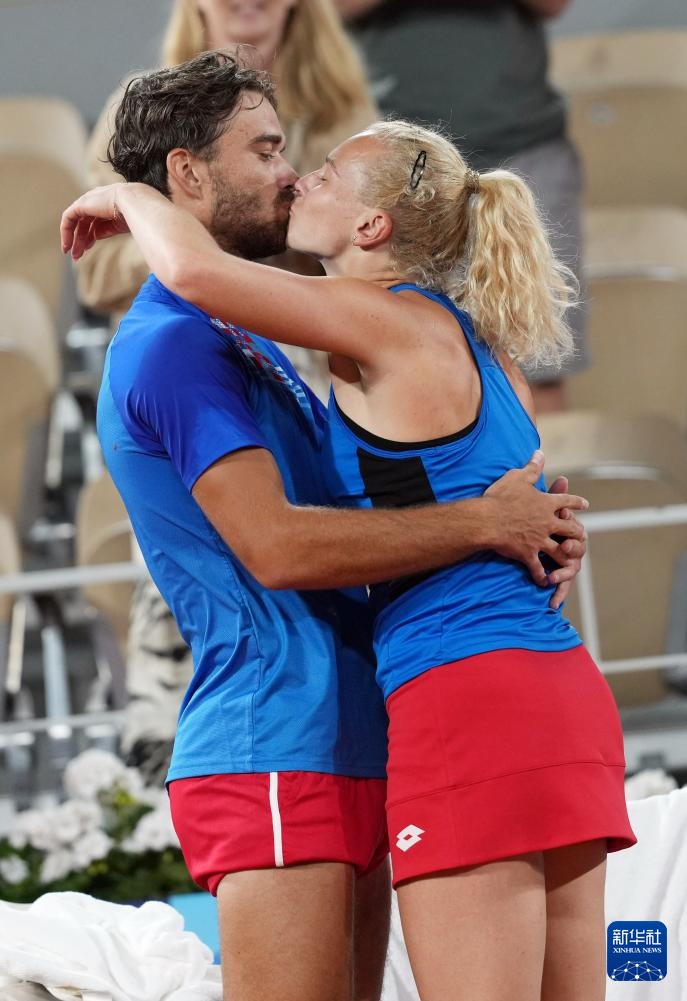 巴黎奥运会丨网球——混双:王欣瑜/张之臻获得银牌 巴黎奥运会丨网球——混双:王欣瑜/张之臻获得银牌