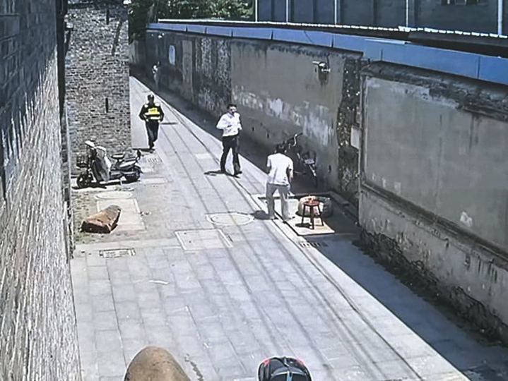 “倒挂金钩”式勇救坠井老人，扬州退伍军人获“省见义勇为勇士”