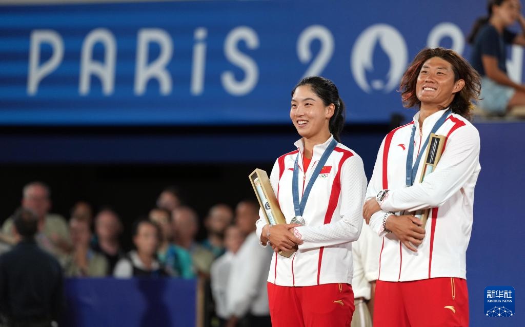 巴黎奥运会丨网球——混双:王欣瑜/张之臻获得银牌 巴黎奥运会丨网球——混双:王欣瑜/张之臻获得银牌