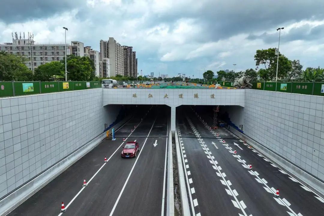 即将通车!与深中通道无缝连接 即将通车!与深中通道无缝连接