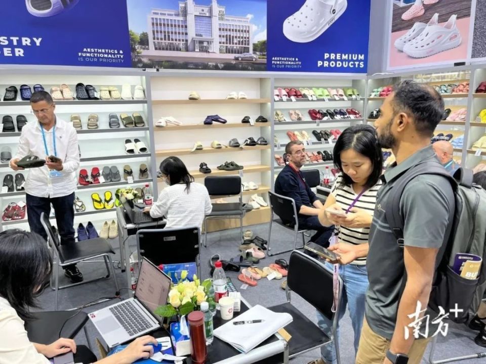 全红婵“丑鱼拖鞋”爆火,这个“鞋都”上大分! 全红婵“丑鱼拖鞋”爆火,这个“鞋都”上大分!