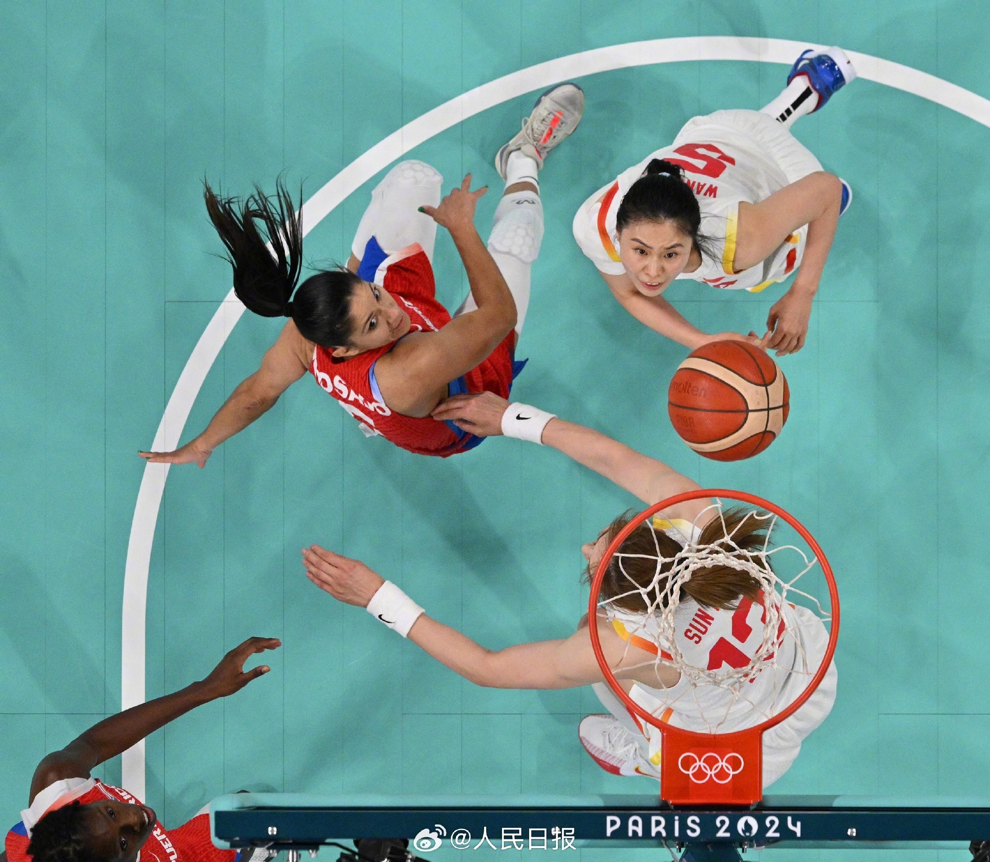 恭喜!中国女篮以80:58大胜波多黎各队 恭喜!中国女篮以80:58大胜波多黎各队