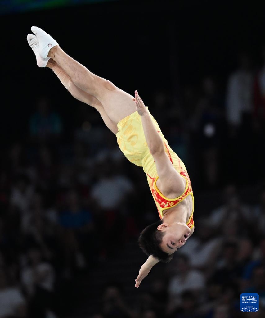 巴黎奥运会丨蹦床——王梓赛、严浪宇分获男子蹦床亚、季军